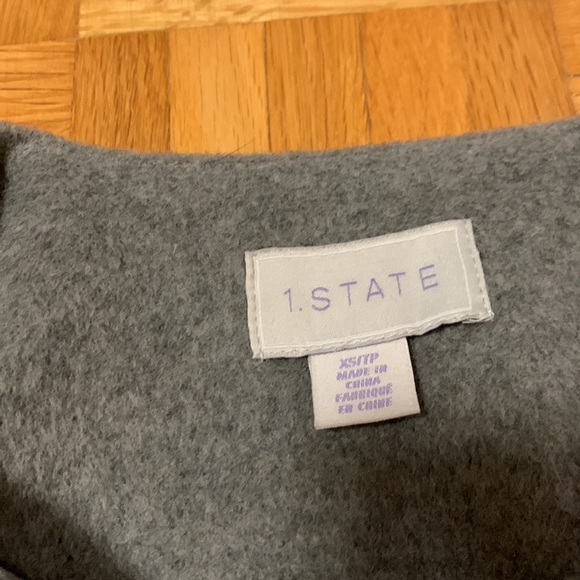 Lightly worn wool jacket. Excellent condition. - Picture 6 of 10